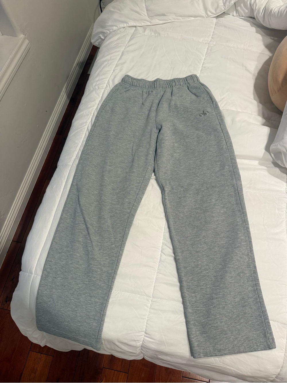 Alo Yoga Grey Accolade Sweatpants